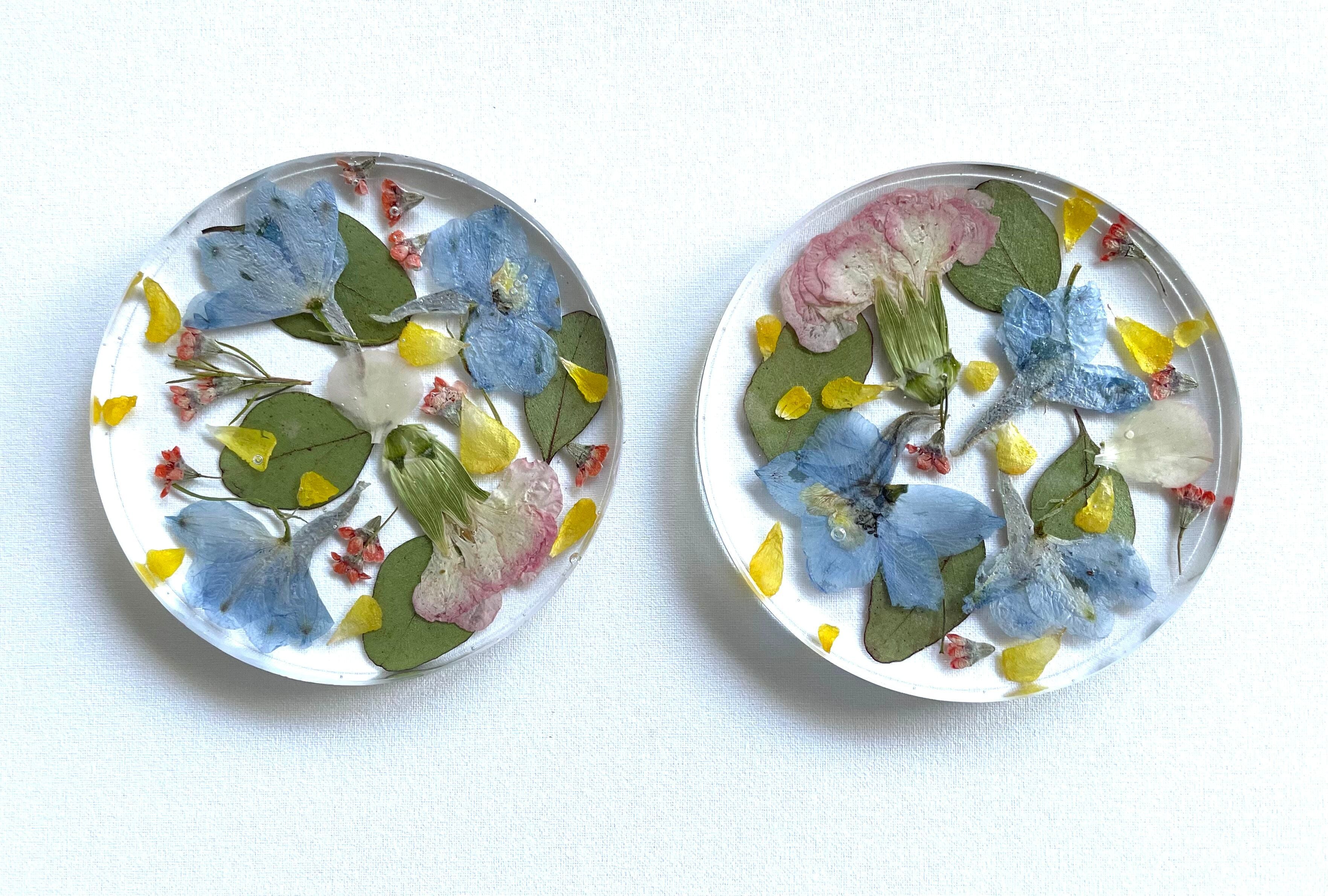 Floral Keepsake Round-Blessed And Pressed